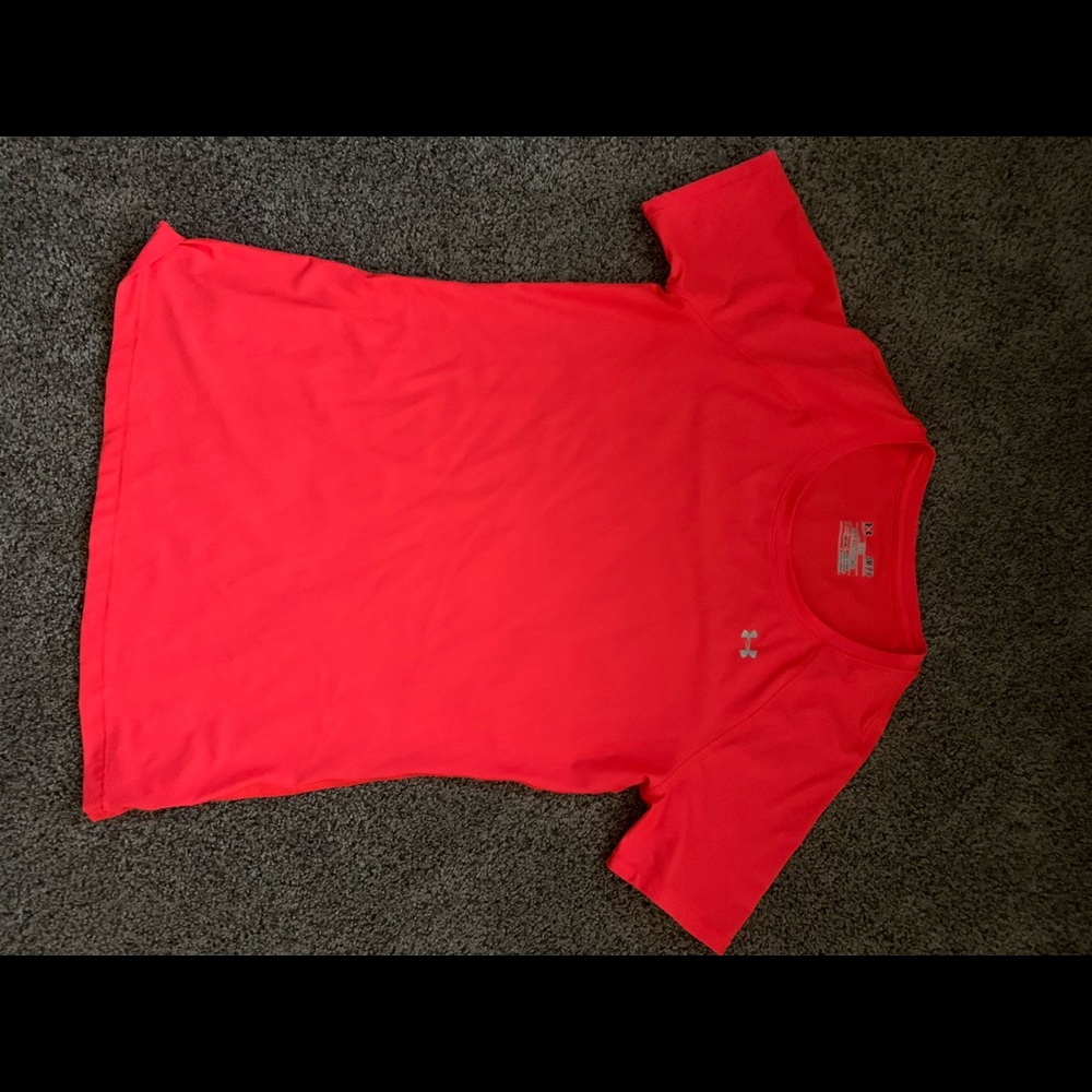 Women’s Under armour Tshirt size small